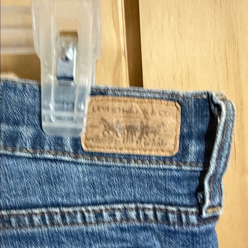 Levi's Women's Boot Cut Jeans in Classic Blue - Picture 5 of 6